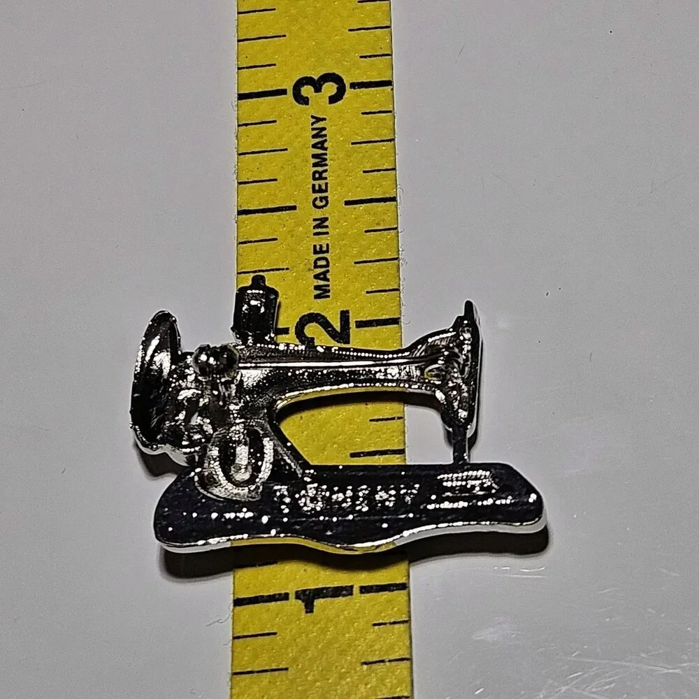 BONSNY Silver Tone Sewing Machine Floral Art Brooch Pin Brand New